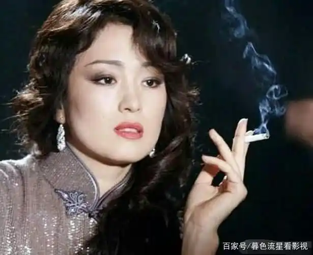 舒淇,章子怡,杨幂和刘诗诗等的明星吸烟图集