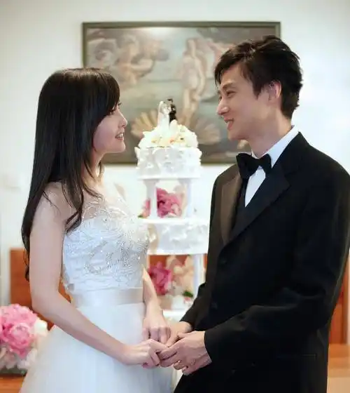 周慧敏惊传离婚要倪震净身出户,亲回11字藏玄机揭真相_丈夫_张茆_的