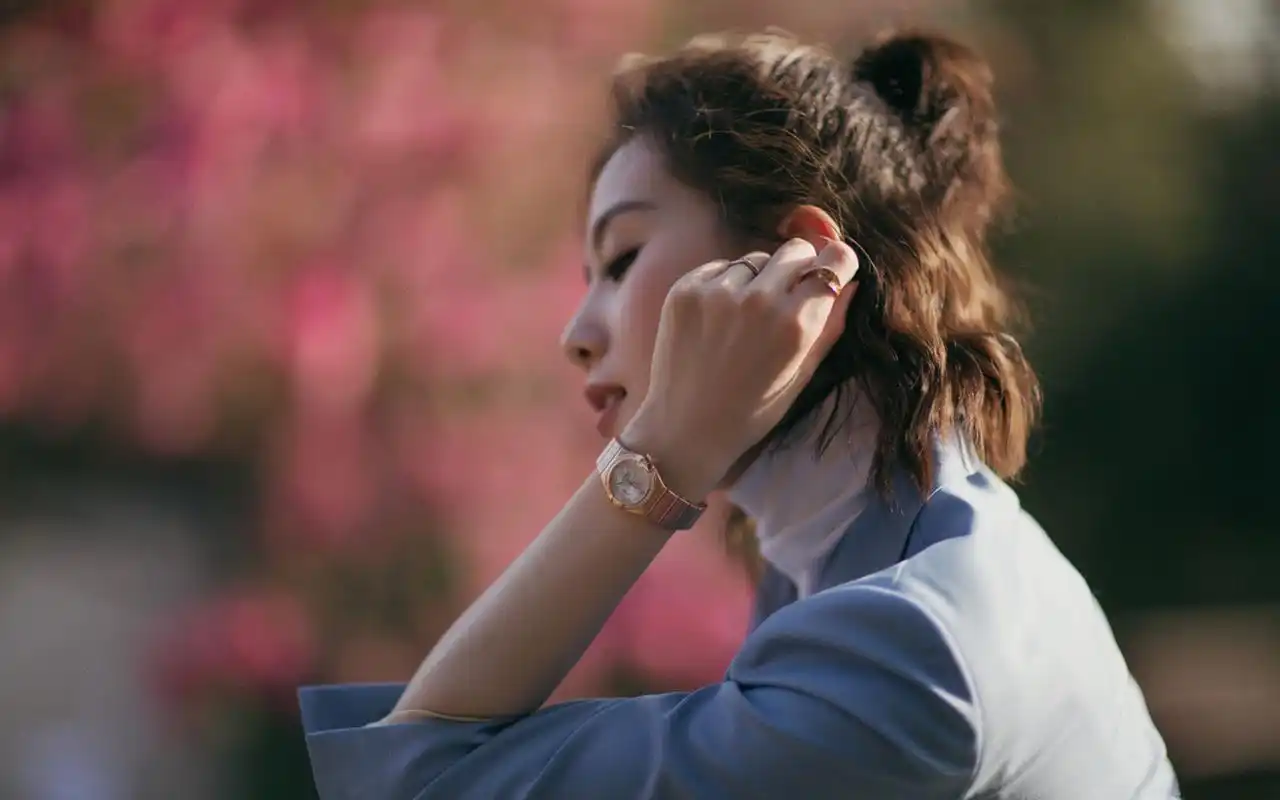 刘诗诗精美侧颜杀高清桌面壁纸