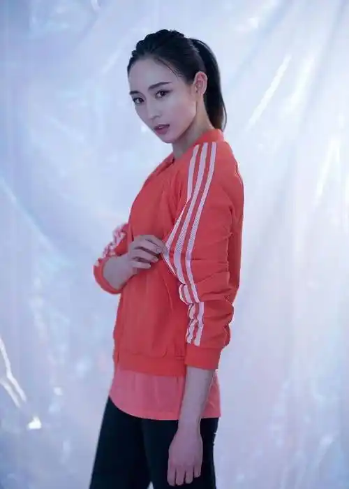 这让本在入行初期就以拍摄音乐录像带和广告的张钧甯十分开心,在广告