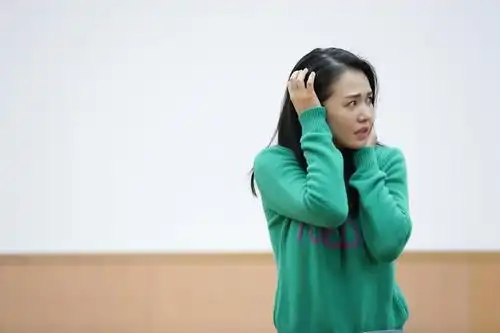 谭维维表情鬼马