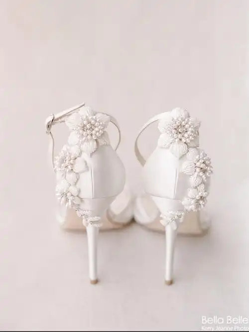 新娘们狂推的精致婚鞋鞋跟美到让人尖叫