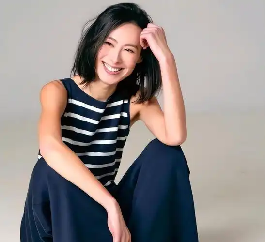 一场采访,戳穿了李泽楷的"精明",梁洛施的话,终于信了_腾讯新闻