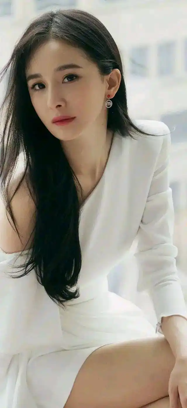 杨幂全面屏手机壁纸