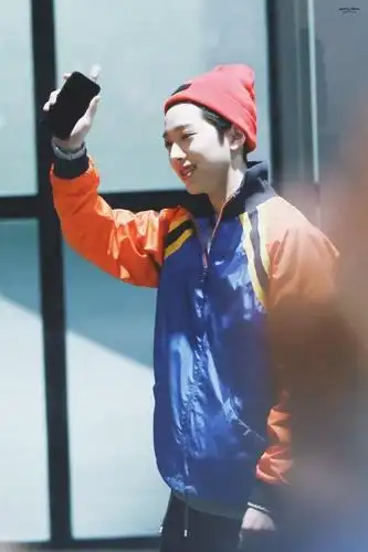 回顾赖冠霖某次签售下班 小红帽要被大灰狼拐跑啦