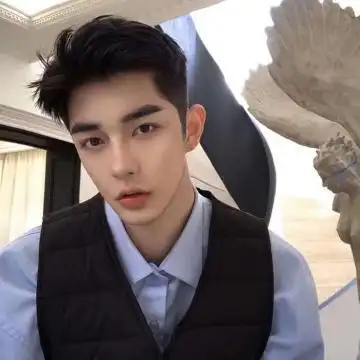 最新霸气冷酷的微信男生头像