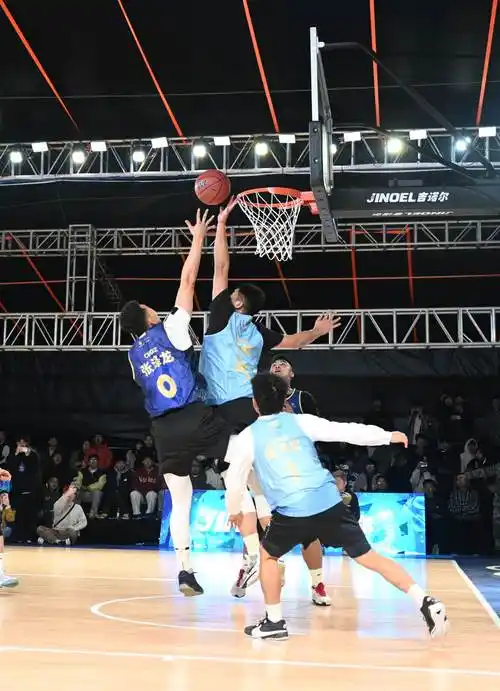 路人王首次登陆临海古城之夜街头燃起熊熊篮球火