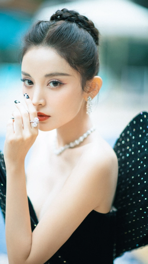 古力娜扎性感养眼写真