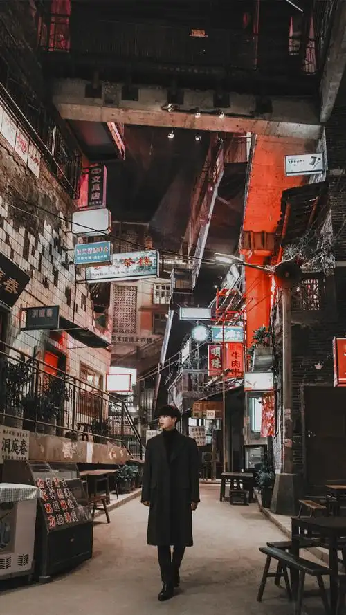 最具有港风的一张照片#行走在最具有烟火气的街道 只看图就有扑面