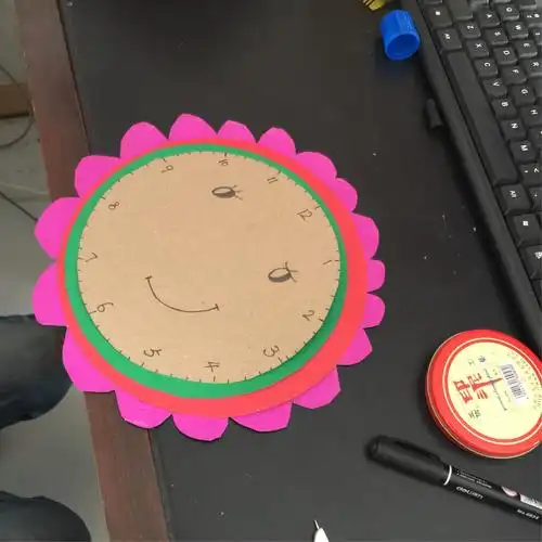 吴璇的暑假手工小闹钟制作