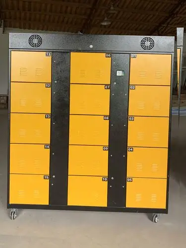 3,智能充电柜锂电池充电柜/共享充电柜:小绿人充电柜充电灯亮蓝灯