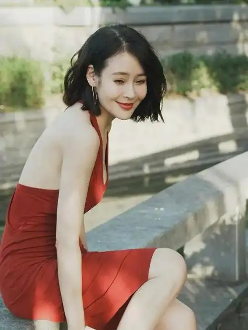 于明加的绝美写真丰满女神完美展现曲线名副其实的性感女神