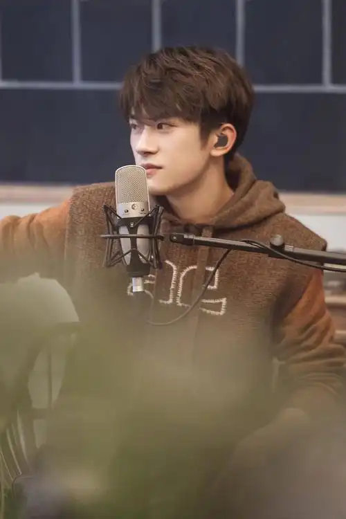 易烊千玺ins今日份心动男生676767