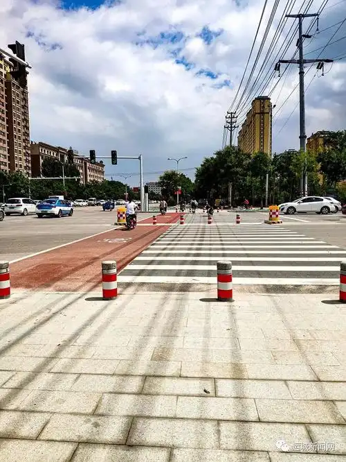 中心城区8个主要道路交叉口实施渠化岛建设