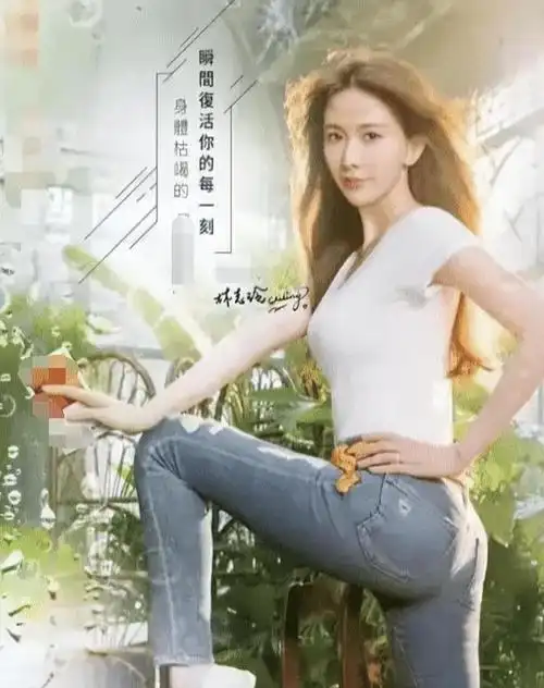 49岁林志玲当妈后不忘卖萌!嘟嘴皮肤白皙嫩得像少女,婚后便隐退