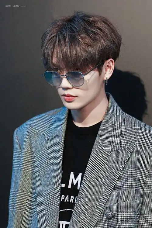 来欣赏一下林彦俊的神仙颜值