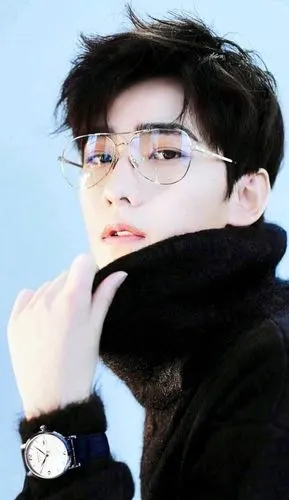 杨洋红毯邪魅一笑吓坏网友,网友:怎么变的这么油腻