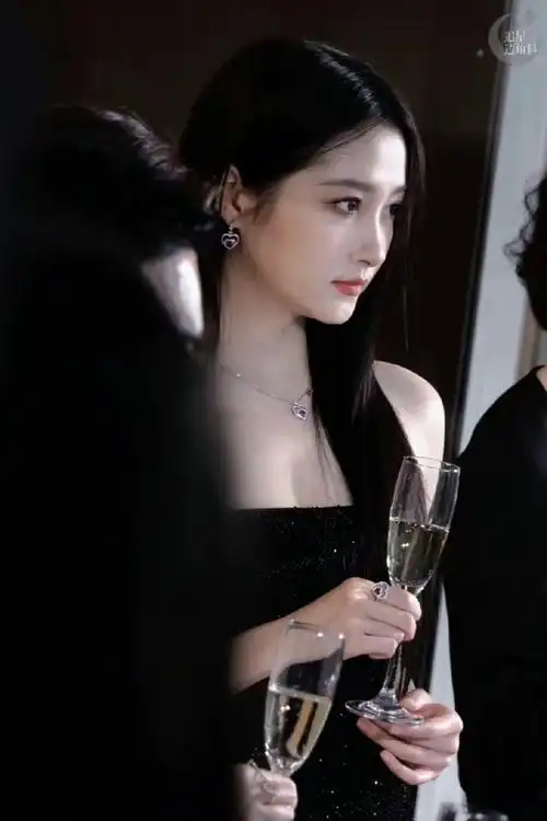 #关晓彤眼妆好美##关晓彤红唇#