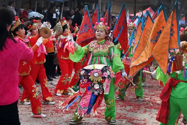 黄河岸边"文化村"里赛社火_阿寿村_表演_保护