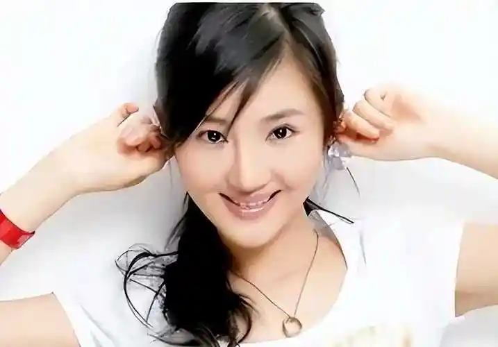 与爱人的邂逅,是陈格生活中一段充满戏剧性的故事.