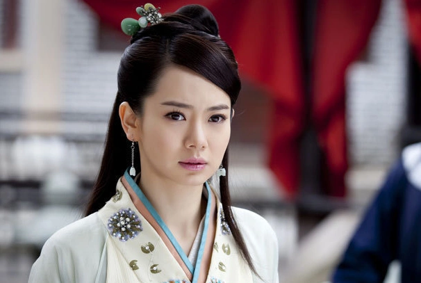 戚薇称自己不适合古装,谁知换上后全场傻眼,她有哪些惊艳得古装造型?