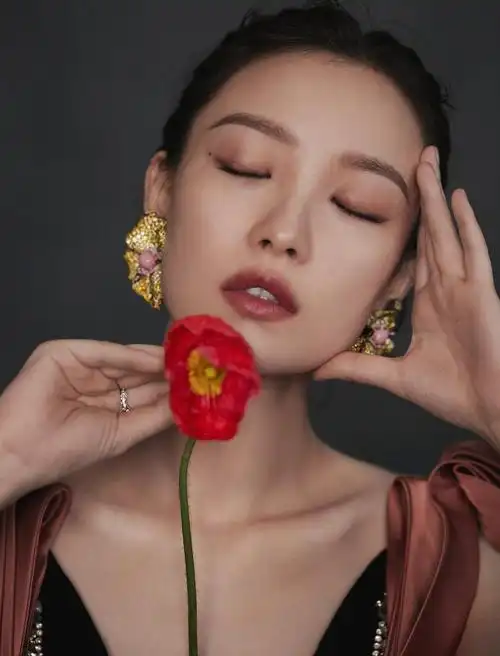 倪妮时尚芭莎拍摄花絮