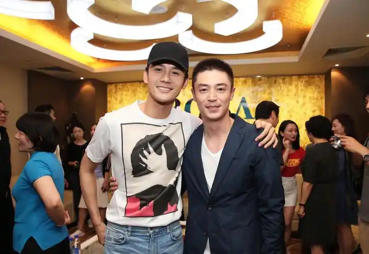 好久不见王凯, 再次见到他的照片, 还是那么帅!