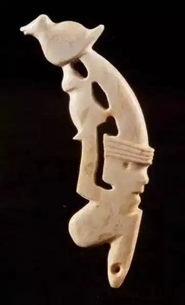 人鸟兽透雕玉饰#,我国最早的人鸟兽图案.为良渚文化玉器之珍 - 抖音