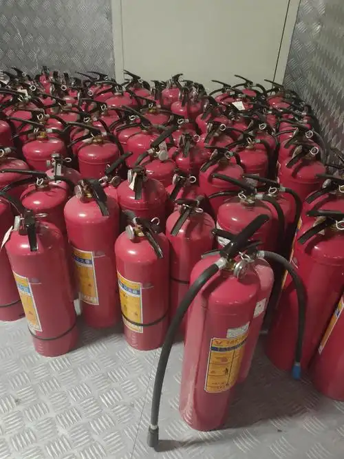 黄埔区回收干粉灭火器小区废旧灭火器上门回收报价销毁过期面具