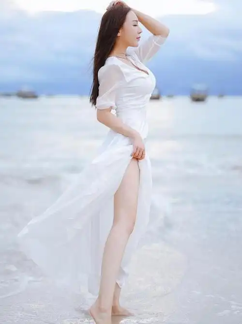 胡静的尬性照前3张很迷人但图4美的让人难以呼吸