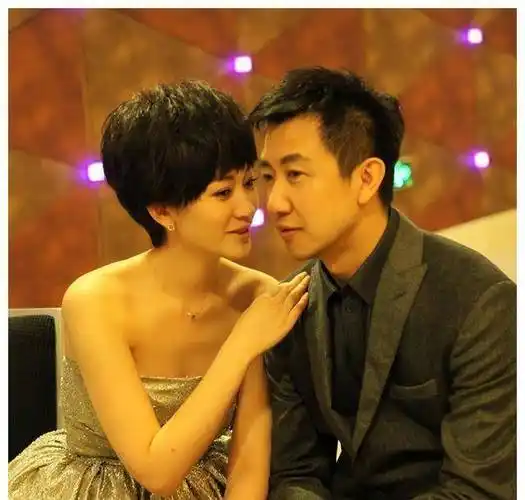 李呈媛庆40岁生日,与鄢颇同框似父女,六岁囡囡可爱精灵_生活_丈夫