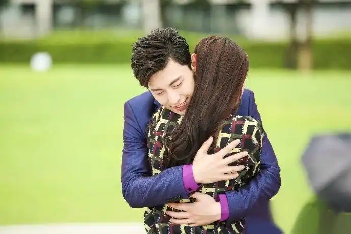 邓伦,孙怡主演的《因为遇见你》3月10日要在泰国上线啦!