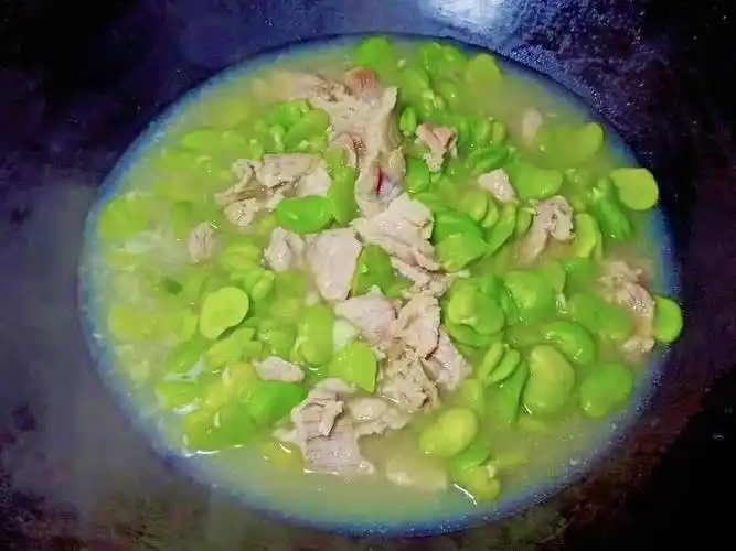 清明节将至,记得给家人做此道汤,低热量高蛋白,常吃有助于健康_蚕豆