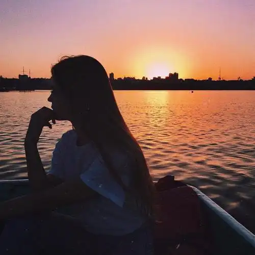 欧美女头像 by:李倩