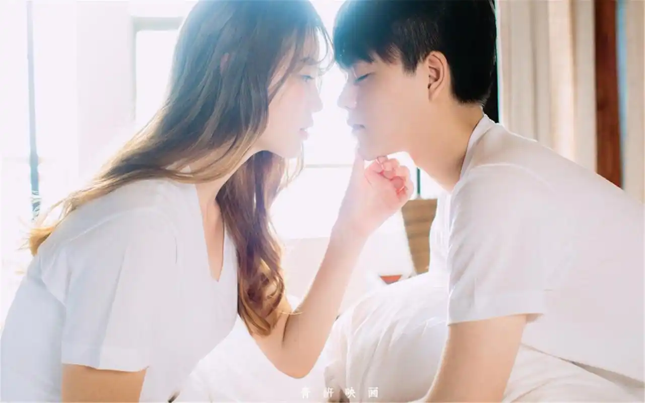 小情侣唯美清新写真高清电脑壁纸图片下载