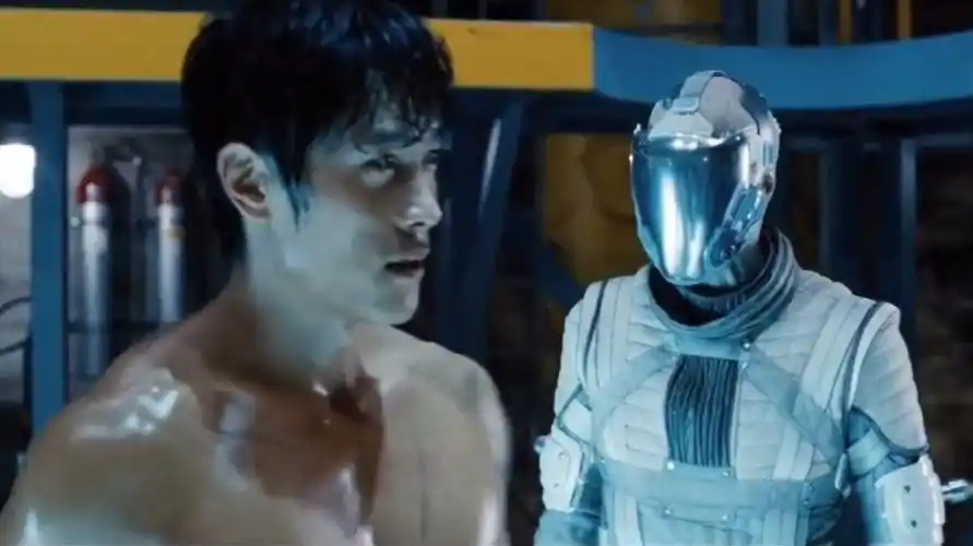 特工之战:肌肉男李秉宪为救长官,脱衣过安检还被电击-影视综视频-搜狐