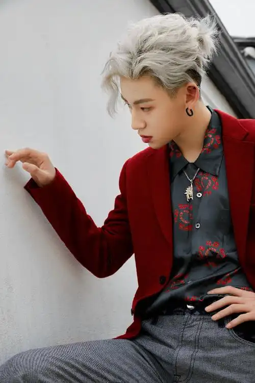 小鬼王琳凯超话08#小鬼把更多时间花在音乐上#91你是藏在云层里的