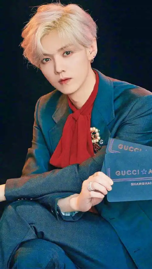 鹿晗 | 一整个有被帅到!#gucci上海大秀