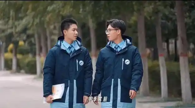 河南省实验中学2024级新生校服靓丽登场!