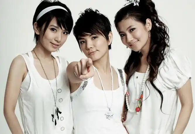 回忆杀she十七周年演唱会伴随8090后的整个青春