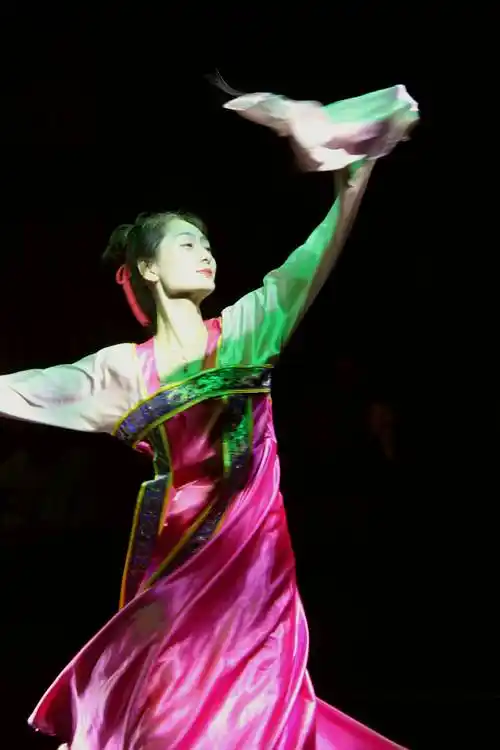 汉代宫女翩翩起舞