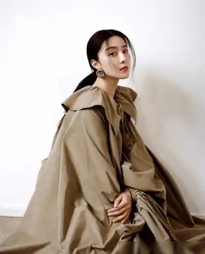 2020-08-17 · 有道风云志 分享到 0 跟贴 8月17日,一张范冰冰最械哪