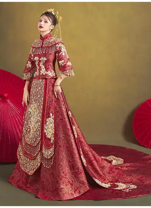 秀禾服新娘2020新款凤冠霞帔结婚古装婚纱中式礼服拖尾秀禾中国风