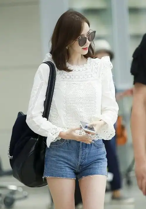 "亚洲第一美颜"林允儿,把"窗花剪纸"穿身上,却美得像仙女!_网易订阅