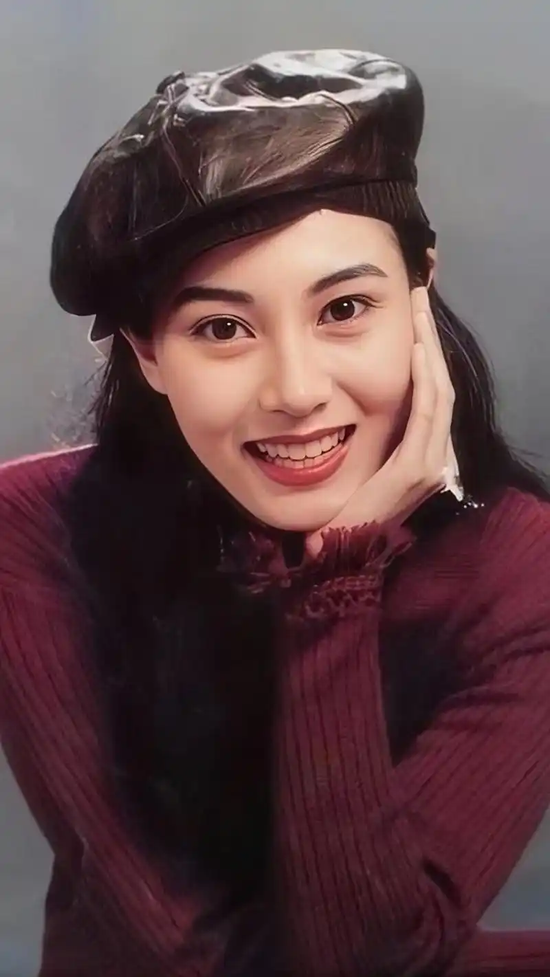 香港女神李嘉欣从年轻到年老的容颜变换