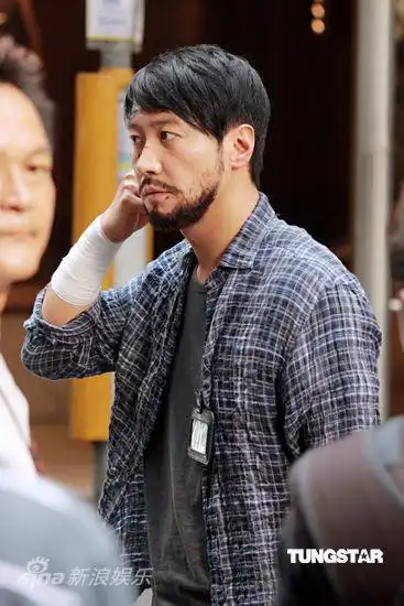 图文:黎明避谈结婚--满脸胡须