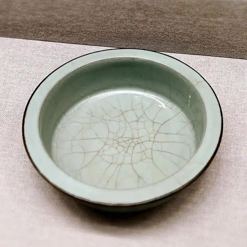 官窑粉青釉折沿洗 | 南宋官窑第三弹 南宋(1127-1279) #博物馆# #值得