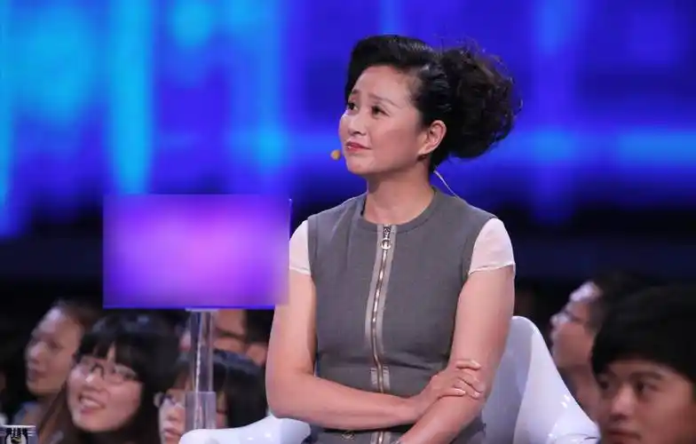 黄菡:倒追老公恩爱31年,54岁重返舞台,孟非的最佳搭档_袁健_小时候