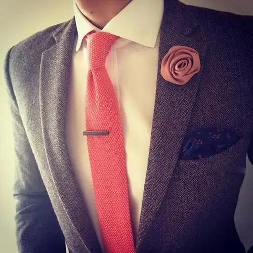 领带,方巾,驳头花|西装最时尚穿搭