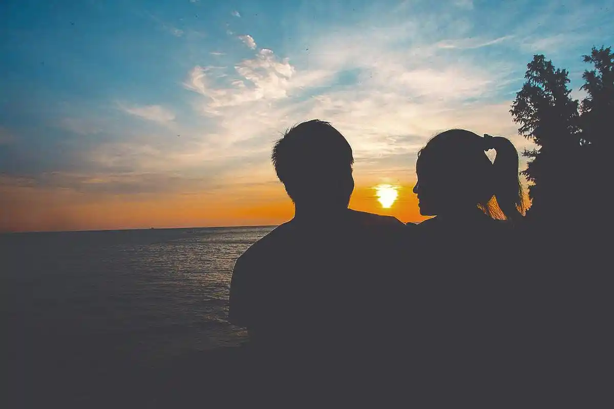 唯美日落背影赏析